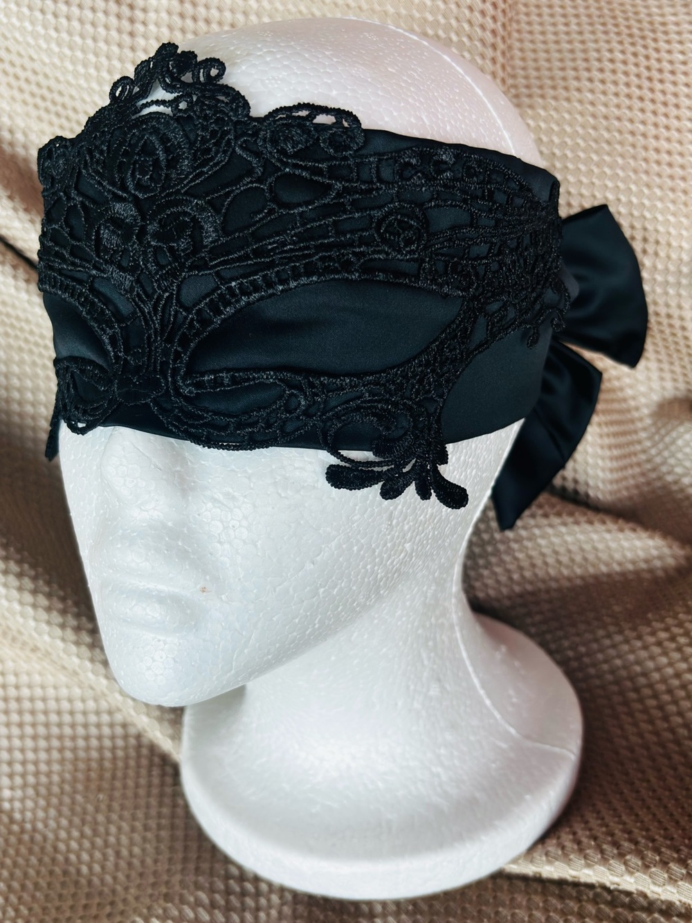 NWOT - Embroidered Masquerade Eye Mask on a Satin Ribbon Tie